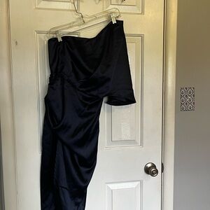 Elegant Black One-Shoulder Dress